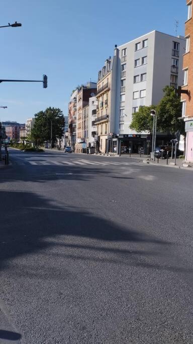 Joli Appart A 10 Minutes De Paris En Metro - Parking Offert Saint-Ouen  ภายนอก รูปภาพ